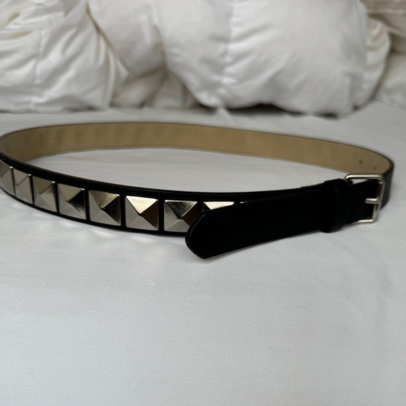 Women’s Black Pyramid Studded Belt - Picture 2 of 9